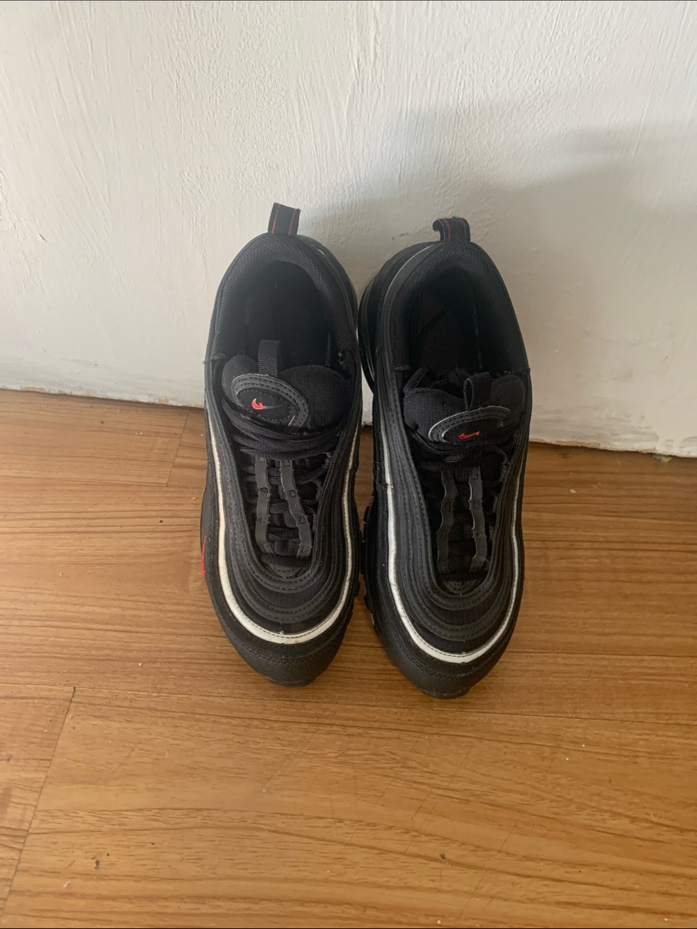 Nike Men’s Black & White Low-Top Sneakers with Red Accents